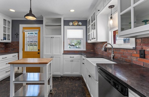 Fort Worth Cultural District House | Cowboy Chic bungalow with 2 bedrooms in Fort Worth's Cultural District