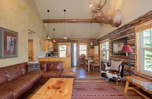 Big Sky Cabin | Cowboy Heaven Cabin - Rustic Ridge - Ski-in/out , Hot Tub, Outwest Escape, Hike