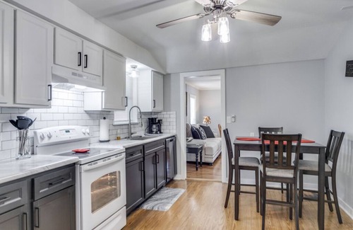 Bandera House | COWBOY HIDEAWAY -Charming 3-bedroom house with free WiFi, near downtown Bandera