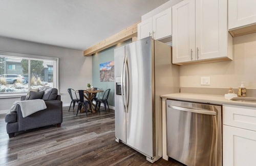 Buena Vista Condo | Coyote Condo! Pet Friendly with Sweeping Views!