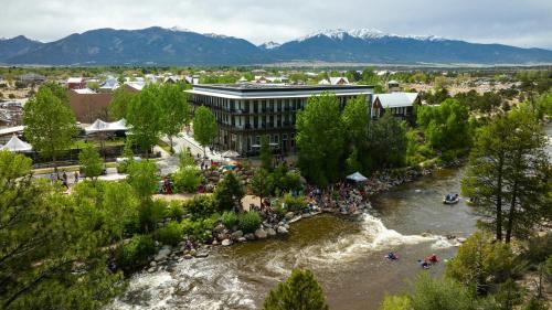 Buena Vista House | Coyote Condo - Pet-Friendly Downtown Mountain View