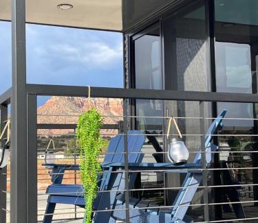 Apple Valley Other | Coyote Moon Lodge Tiny Home near Zion National Park