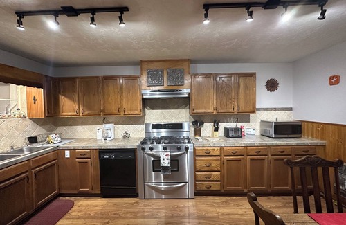 Cloudcroft House | Coyote Retreat a 2b, 2bath house in the forest and mountains of Cloudcroft, NM!