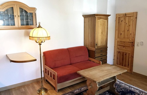 Tempelhof House | Cozy 1-room apartment in a quiet location, 200m to Tempelhofer Feld