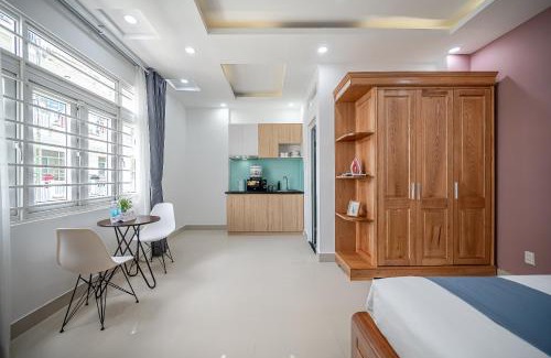 District 5 Apartment | Cozrum Homes - Retro House