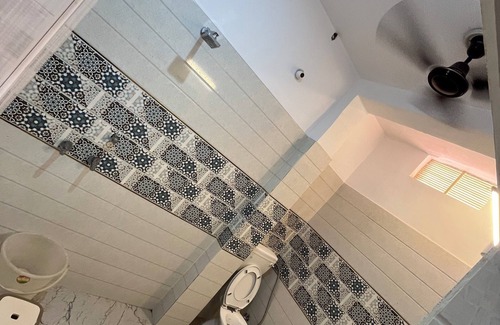 Varanasi Hotel | Cozy 1-0 bedroom hotel with AC, WiFi in Varanasi near ganges