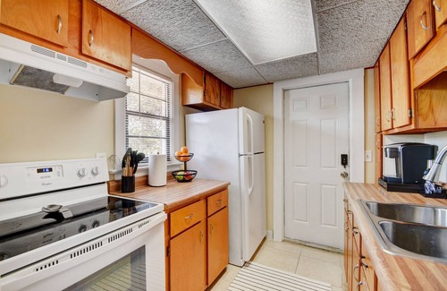 Lake Worth Apartment | ♥Cozy 1-bd oasis | 5★ Location, ♛Queen Bed, Sleep 4