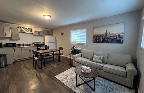 Livingston Park Bed & Breakfast | Cozy 1-Bed 1-Bath Zen Stay