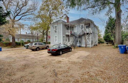 Columbia Apartment | Cozy 1 Bed Historic Elmwood Park-Centennial House