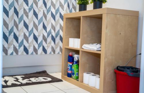 Island Gardens Apartment | Cozy 1 Bed in Canary Wharf - Near Excel & Greenwich With Gym Acces
