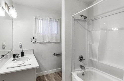 Las Vegas House | Cozy 1 Bed Sleeps 4! Near Strip Perfect GetAway!