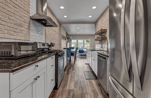 Amherst Apartment | Cozy 1 Bed + Sofa Bed Apt In Amherst!