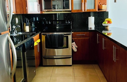 Sunny Isles Beach Apartment | Cozy 1-bedroom apartment in fabulous Sunny Isles Beach with WiFi, fitness room
