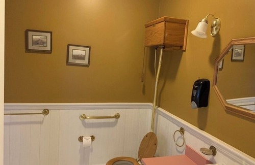 Waynesville House | Cozy 1-bedroom- 22 minutes from Cataloochee Ski Area - Jessica