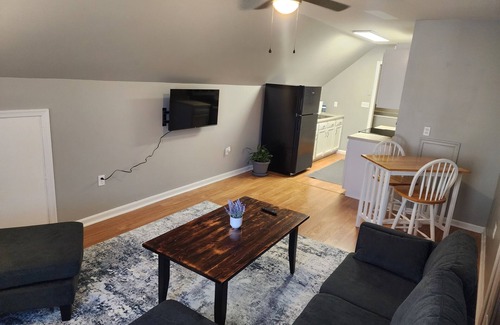 Rock Hall Apartment | Cozy 1-bedroom 2nd story apartment in center of Rock Hall