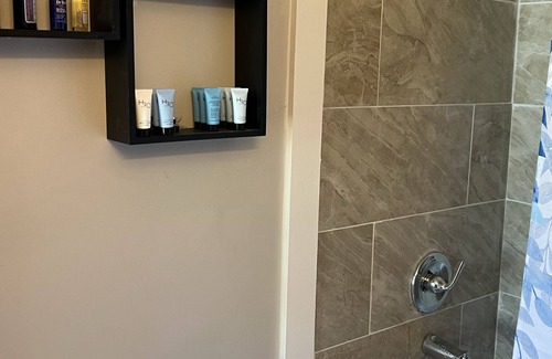 Covington House | Cozy 1 bedroom 5 blocks from the square