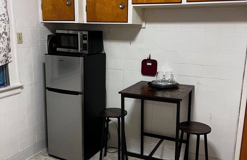 Niagara Falls Apartment | Cozy 1-bedroom apartment with WiFi, AC in charming Niagara Falls