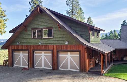 Leavenworth Apartment | Cozy 1-bedroom apartment for two in Leavenworth with beautiful views, AC, WiFi