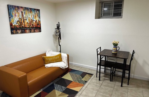 North Bergen Apartment | Cozy 1-bedroom apartment in gorgeous North Bergen with AC