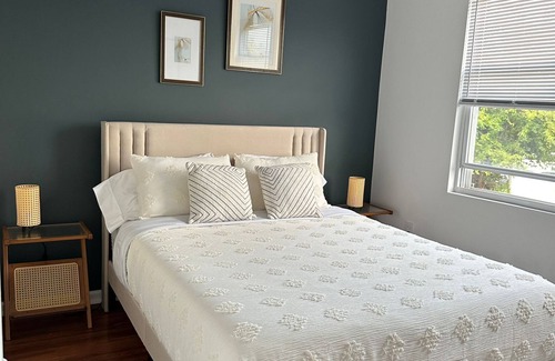 Elizabeth Apartment | Cozy 1-bedroom apartment with Kitchen, Wi-Fi and AC in charming Elizabeth.