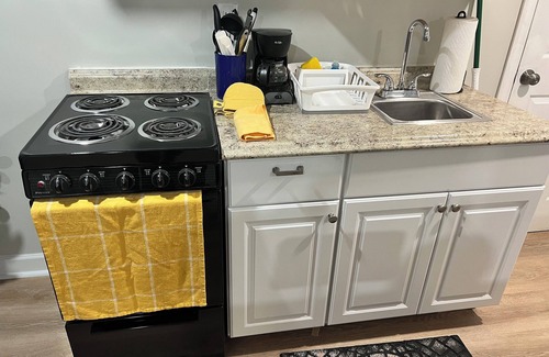 Englewood Apartment | Cozy 1-bedroom apartment in excellent Englewood with AC, WiFi