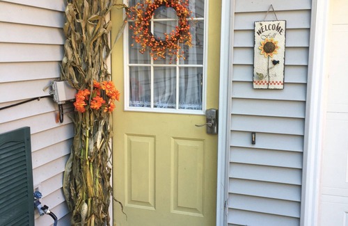 Kennebunk Apartment | Cozy 1-bedroom apartment in charming Kennebunk with WiFi, AC. Walk to town.