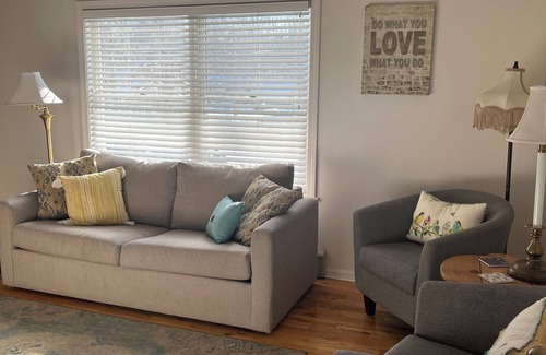 Kennebunk Apartment | Cozy 1-bedroom apartment in charming Kennebunk with WiFi, AC. Walk to town.