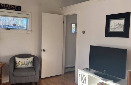 Kennebunk Apartment | Cozy 1-bedroom apartment in charming Kennebunk with WiFi, AC. Walk to town.