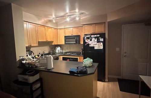 King West Village Apartment | Cozy 1-Bedroom Apartment with Unique View - Available for School Holidays Only