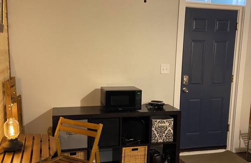 West Portland Park Apartment | Cozy 1-bedroom apartment with KING bed in SW Portland