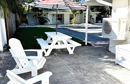 Downtown Dunedin Apartment | Cozy 1-bedroom apartment in charming Dunedin 2 min walk from downtown