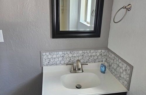 Croft Apartment | Cozy 1-bedroom apartment in welcoming Pioneer with WiFi, AC. Close to Kirkwood.