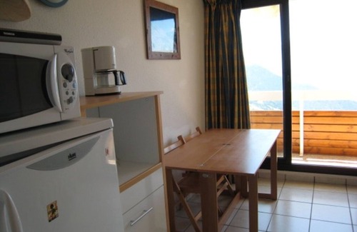 Eclose-Est Apartment | Cozy 1-Bedroom Apartment for 5 with South-Facing Balcony in L'Alpe d'Huez
