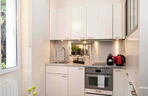 Montparnasse Apartment | Cozy 1-bedroom apartment in enchanting Paris with WiFi