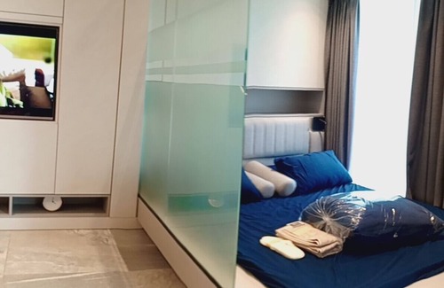 Al Abdali Apartment | Cozy 1-bedroom apartment with WiFi, AC in charming Amman