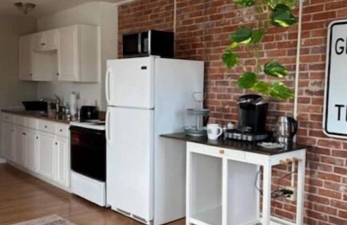 Geneva Apartment | Cozy 1-bedroom apartment with AC and WiFi in enjoyable Geneva