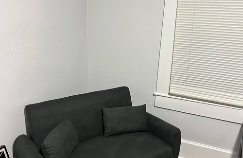 Leinkauf Apartment | Cozy 1-bedroom apartment in enchanting Mobile with WiFi, AC