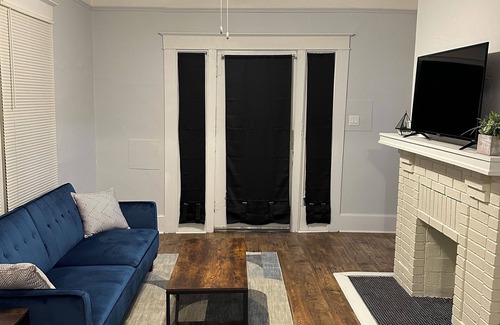 Leinkauf Apartment | Cozy 1-bedroom apartment in enchanting Mobile with WiFi, AC