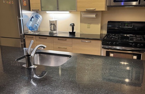 Queens Apartment | Cozy 1-bedroom apartment in fabulous Queens with WiFi, fitness room
