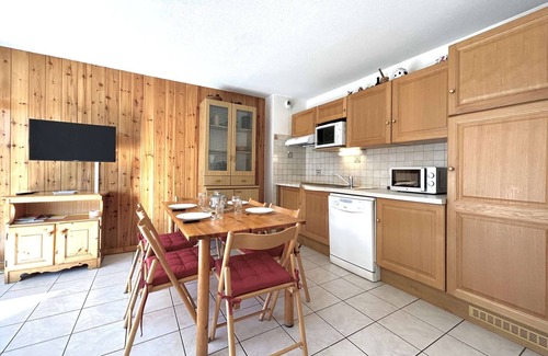 Briancon Apartment | Cozy 1-bedroom apt with balcony near cable car in Briançon