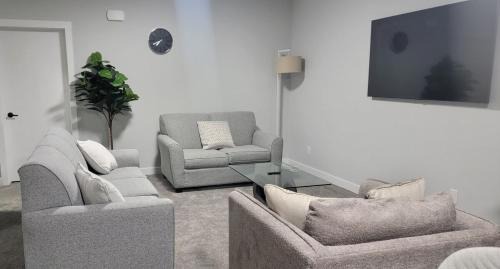 Southwest Calgary Apartment | Cozy 1 bedroom basement suite in Southwest Calgary
