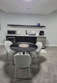 Southwest Calgary Apartment | Cozy 1 bedroom basement suite in Southwest Calgary