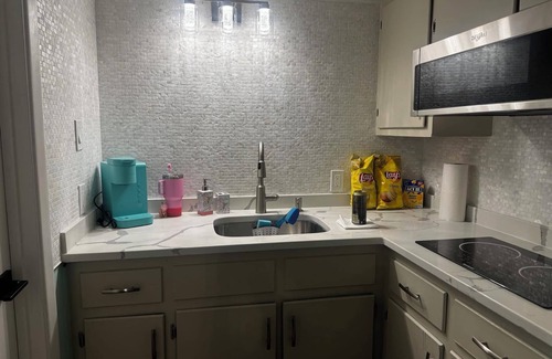 Atlantic Beach Condo | Cozy 1-bedroom condo in terrific Atlantic Beach with AC, WiFi