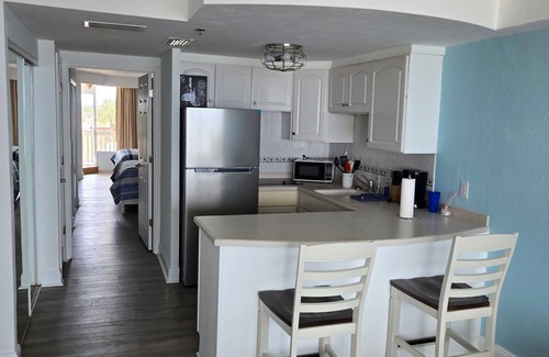 Ortona Park Condo | Cozy 1-bedroom condo with WiFi, AC in fabulous Daytona Beach