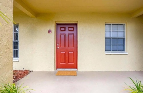Palm Harbor Condo | Cozy 1-bedroom condo with AC and fitness room in marvelous Palm Harbor