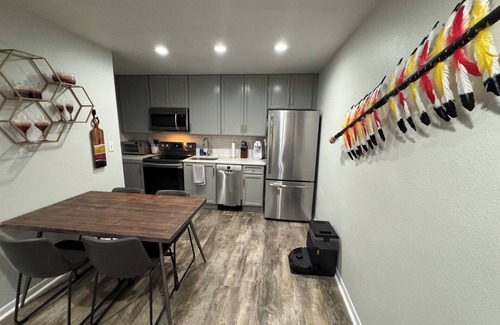 Tallahassee Condo | Cozy 1-bedroom condo across the street from FSU and Doak Campbell Stadium