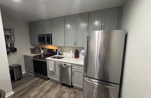 Tallahassee Condo | Cozy 1-bedroom condo across the street from FSU and Doak Campbell Stadium