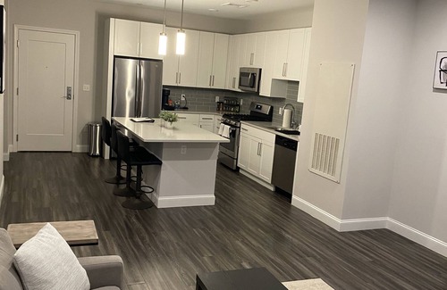 Reading Condo | Cozy 1-bedroom Condo in Downtown Reading, MA