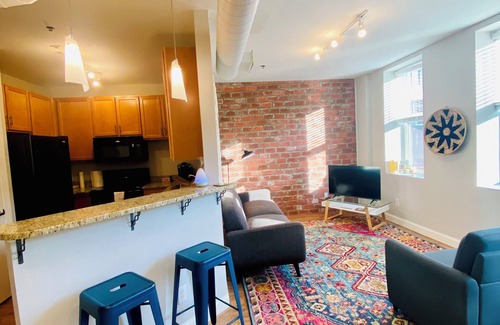 Downtown Greensboro Condo | Cozy 1-bedroom condo with AC and WiFi in fantastic Greensboro