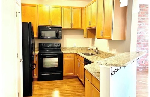 Downtown Greensboro Condo | Cozy 1-bedroom condo with AC and WiFi in fantastic Greensboro